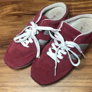 Maroon Cross Trekkers